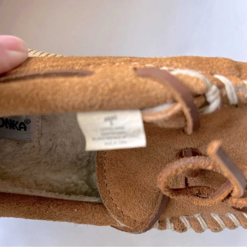 Minnetonka Kids Suede Sherpa Outdoor Moccasin Size 2